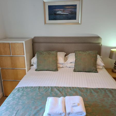 Appartement The Park - Holyrood Road With Free Parking à Édimbourg Extérieur photo