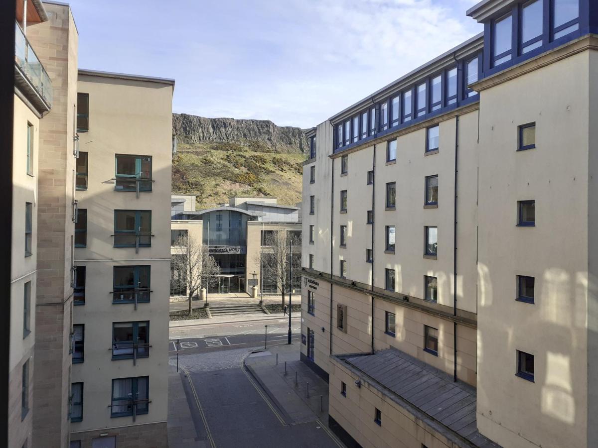 Appartement The Park - Holyrood Road With Free Parking à Édimbourg Extérieur photo