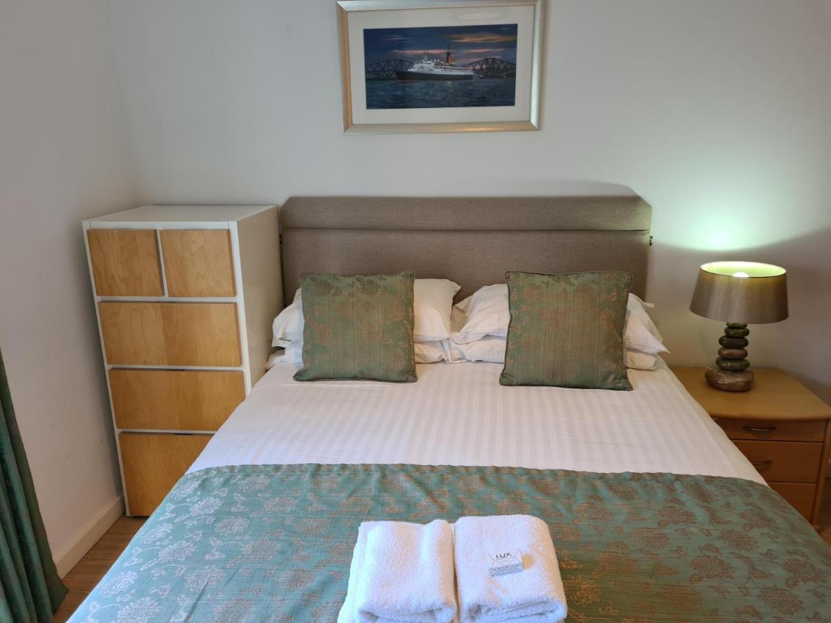 Appartement The Park - Holyrood Road With Free Parking à Édimbourg Extérieur photo