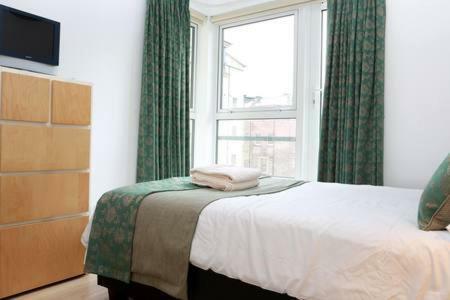 Appartement The Park - Holyrood Road With Free Parking à Édimbourg Extérieur photo