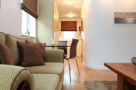 Appartement The Park - Holyrood Road With Free Parking à Édimbourg Extérieur photo