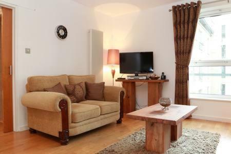 Appartement The Park - Holyrood Road With Free Parking à Édimbourg Extérieur photo